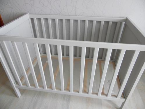 Bedje, Kinderen en Baby's, Kinderkamer | Bedden, Nieuw, Minder dan 140 cm, Minder dan 70 cm, Lattenbodem, Matras, Ophalen