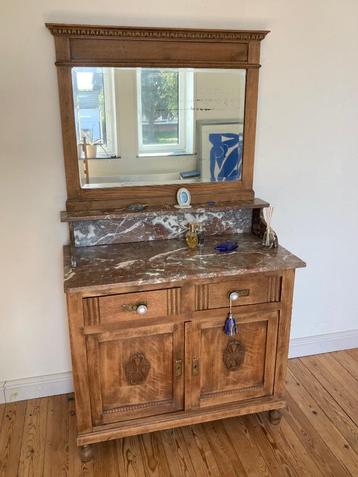 oude commode met spiegel en marmerblad beschikbaar voor biedingen