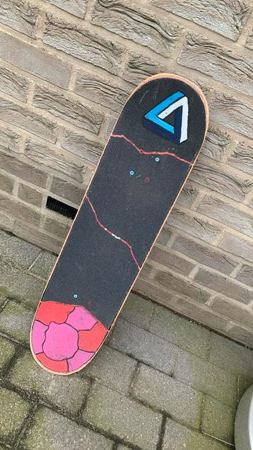 Skateboard  beschikbaar voor biedingen