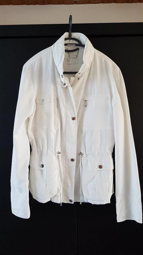 Wit licht zomer/regenjasje dames maat 38-40, Kleding | Dames, Jassen | Zomer, Gedragen, Maat 38/40 (M), Wit, Ophalen of Verzenden