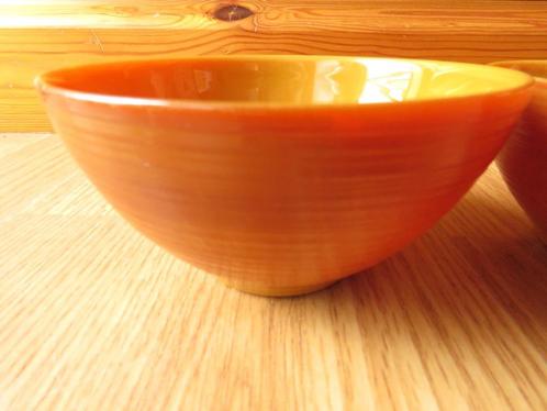vintage arcopal 2 bols modèle volcan, Huis en Inrichting, Keuken | Servies, Zo goed als nieuw, Kom(men), Ophalen of Verzenden