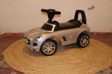 Mercedes Loopauto – stijlvol en stevig voor kleine racers! beschikbaar voor biedingen