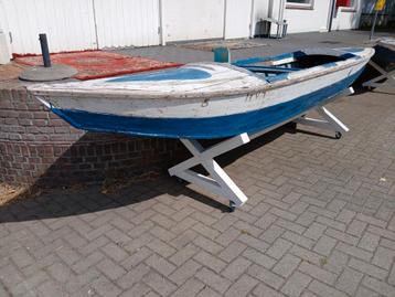 Vissersboot ter decoratie Grieks of mediterraans beschikbaar voor biedingen
