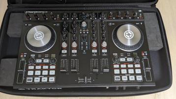 Traktor Kontrol S4 mk2 DJ Controller + Hardcase beschikbaar voor biedingen