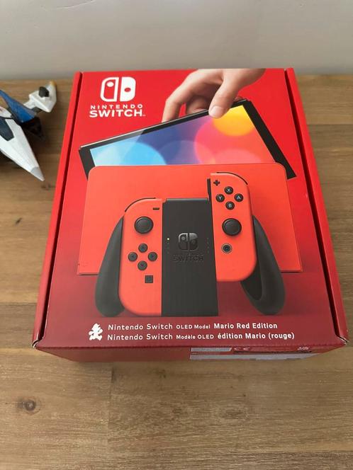 Switch - OLED Model - Mario Red Edition NEUVE, Games en Spelcomputers, Games | Nintendo Switch, Nieuw, Platform, Ophalen of Verzenden