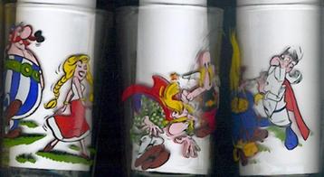 Asterix-figuren op vintage Amora glaasjes x 4 van 1968