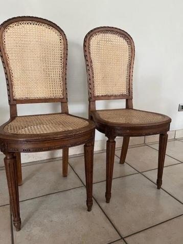 Set van 10 houten stoelen - perfecte staat! beschikbaar voor biedingen