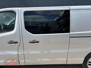 Schuifdeur links van een Opel Vivaro (L193) beschikbaar voor biedingen
