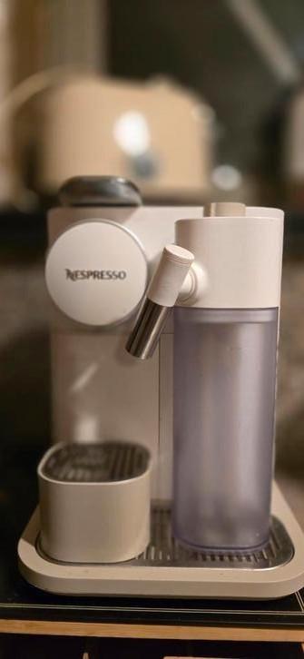 Nespresso Gran Lattissima de De'Longhi., Electroménager, Accessoires de machine à café, Comme neuf, Enlèvement