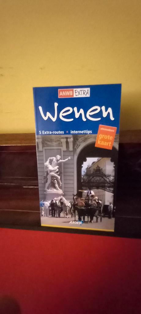 E. Grundel - Vienne, Livres, Guides touristiques, Comme neuf, Vendu en Flandre, pas en Wallonnie, Enlèvement ou Envoi