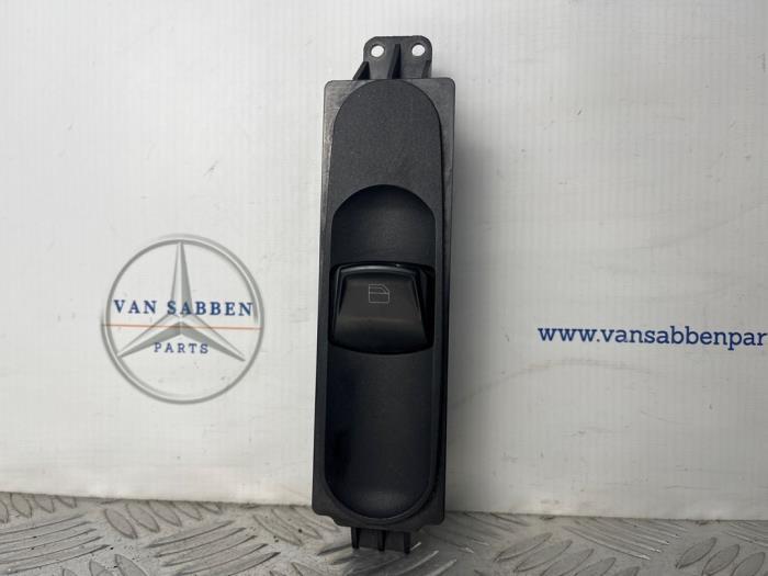 Commutateur vitre électrique d'un Mercedes Vito, Autos : Pièces & Accessoires, Tableau de bord & Interrupteurs, Mercedes-Benz