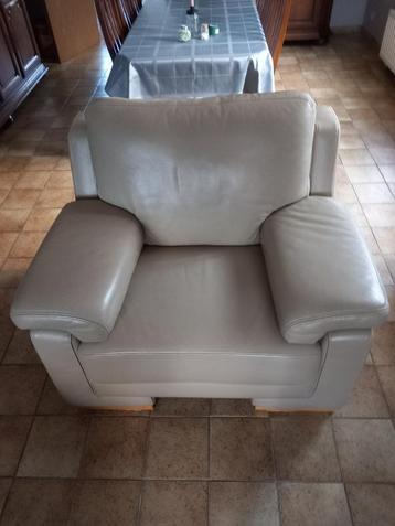 Mooie Stevige 1 persoons zetel beschikbaar voor biedingen