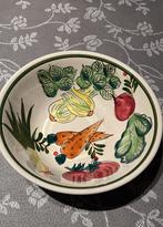 Saladekom met groentenmotief, Enlèvement