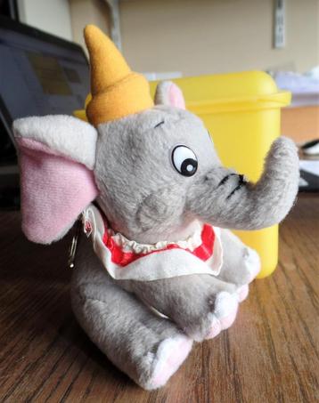 disney / Pluchen dumbo = sleutelhanger  beschikbaar voor biedingen