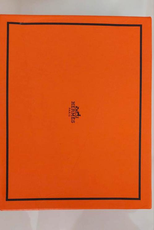 Hermes slippers, maat 38, Bruin of Wit, Vêtements | Femmes, Chaussures, Neuf, Sandales de bain, Blanc, Enlèvement