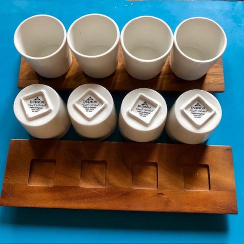 8 keramiek bekertjes in houten schaal Dudson, Huis en Inrichting, Keuken | Servies, Nieuw, Kom(men), Effen, Keramiek, Ophalen of Verzenden