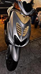 Rachat scooter (photo pour attiré), Enlèvement, Comme neuf