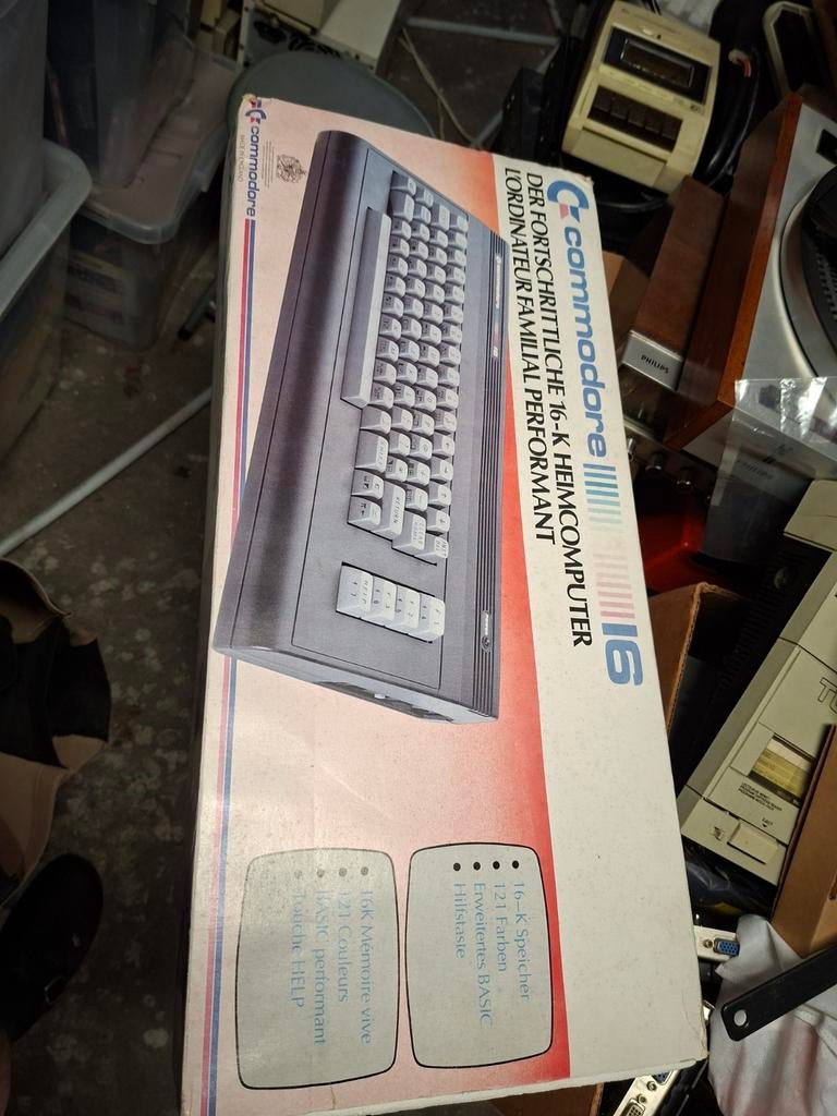 Te koop veel Commodore de c16 vic 20 plus 4 c64 c64c