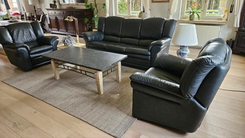 Salon en cuir avec 2 défrisants, Maison & Meubles, Canapés | Coins salons complets, Enlèvement