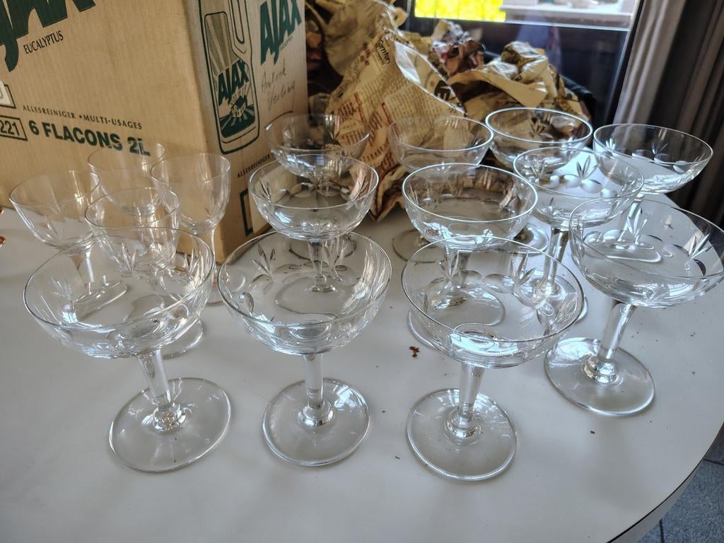 Glazen coupes, Ophalen