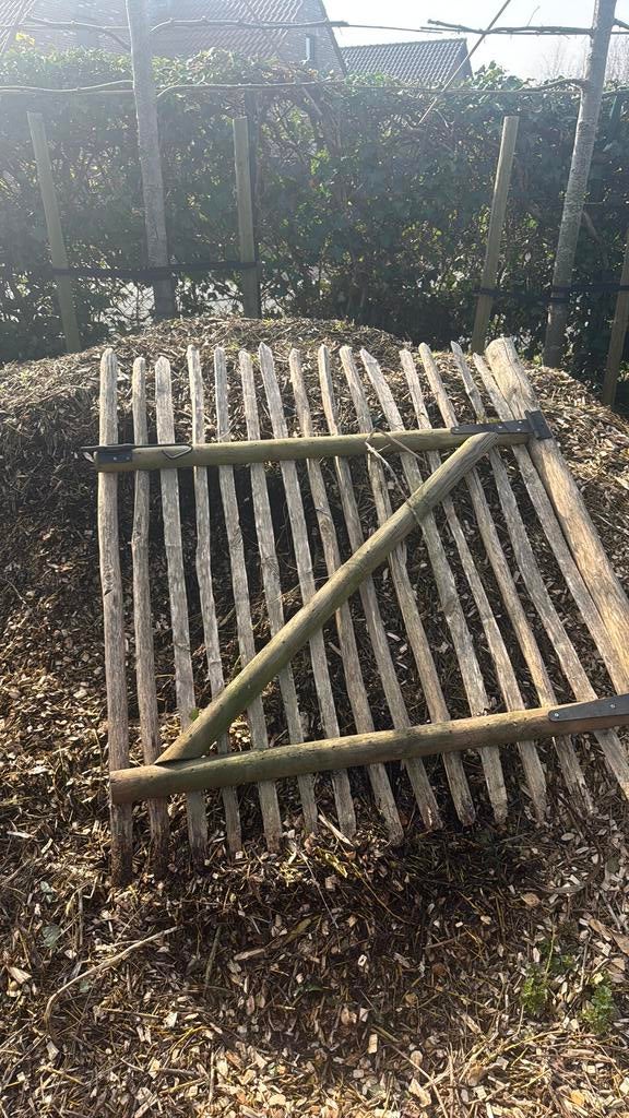 Gratis kastanjeomheining en hek, Jardin & Terrasse, Clôtures de jardin, Clôture barrée, Enlèvement, Utilisé, Bois