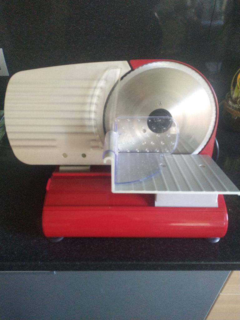 domo pro snijmachine, Huis en Inrichting, Snijmachine, Ophalen, Zo goed als nieuw, Rood