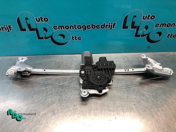 Mécanique vitre 4portes arrière droite d'un Opel Zafira B, Autos : Pièces & Accessoires, Vitres & Accessoires, Opel, Utilisé, 3 mois de garantie