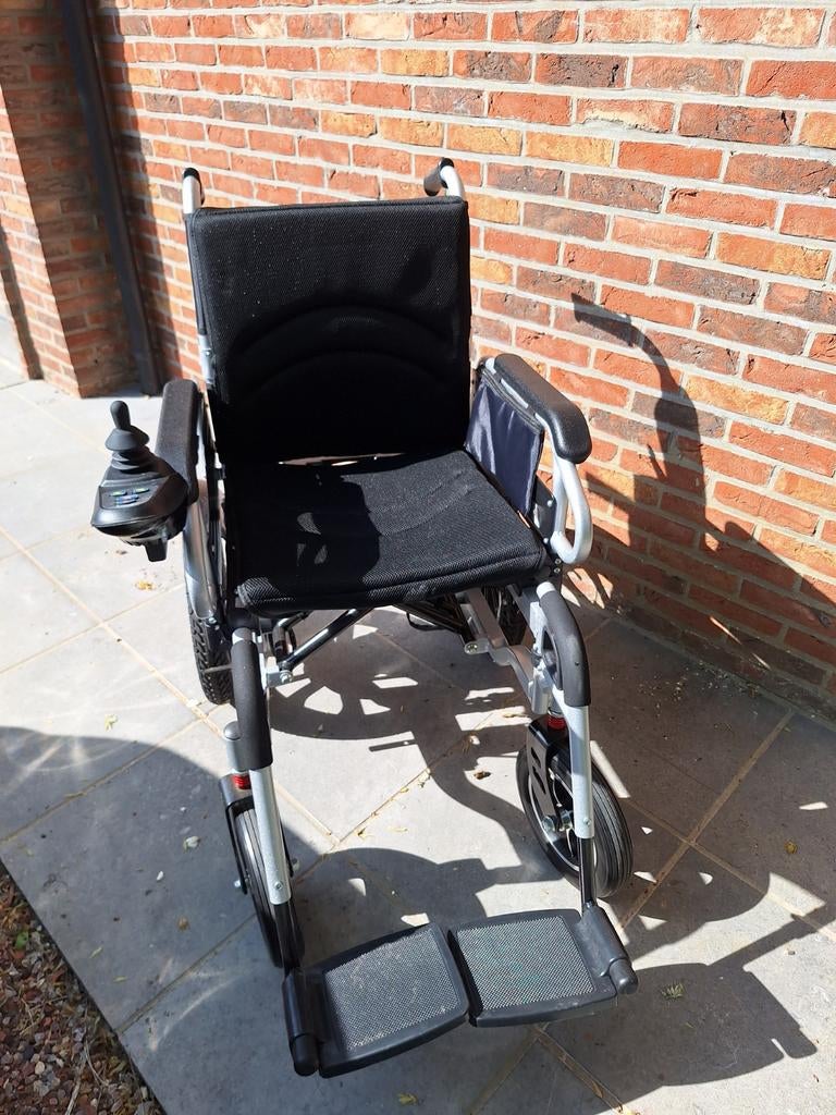 Fauteuil / chaise roulant(e) électrique pliable, Enlèvement