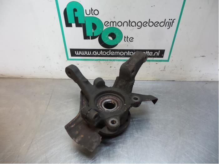 Fusee links-voor van een Peugeot Expert (Expert 95-), Auto-onderdelen, Ophanging en Onderstel, Peugeot, Gebruikt, 3 maanden garantie