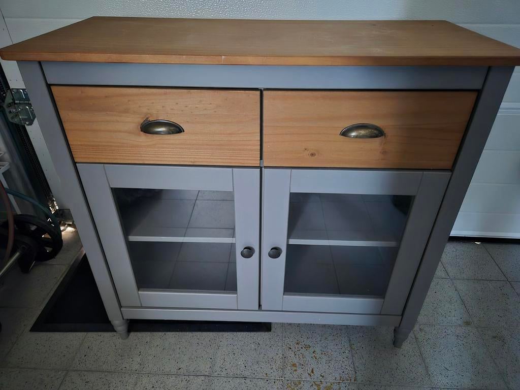 Grijs kastje, Ophalen