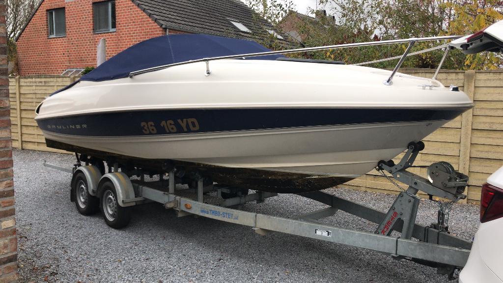 Bayliner 2052 Capri cuddy, Watersport en Boten, Speedboten, Ophalen, Binnenboordmotor, 120 tot 200 pk, Zo goed als nieuw