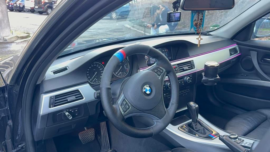 BMW 320i ÉDITION 2012