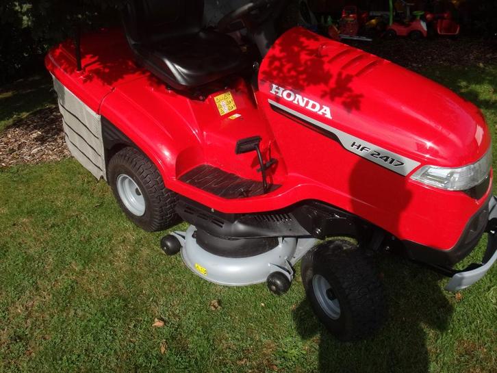Honda HF 2417 gazontractor als nieuw, Tuin en Terras, Zitmaaiers, Zo goed als nieuw, 90 tot 120 cm, Elektrische starter, Opvangbak