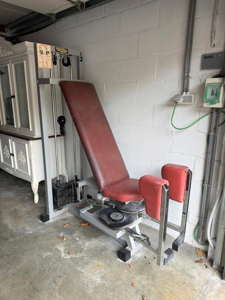 Technogym Abductor toestel – gebruikt, werkt goed, Sports & Fitness, Équipement de fitness, Utilisé, Jambes, Enlèvement