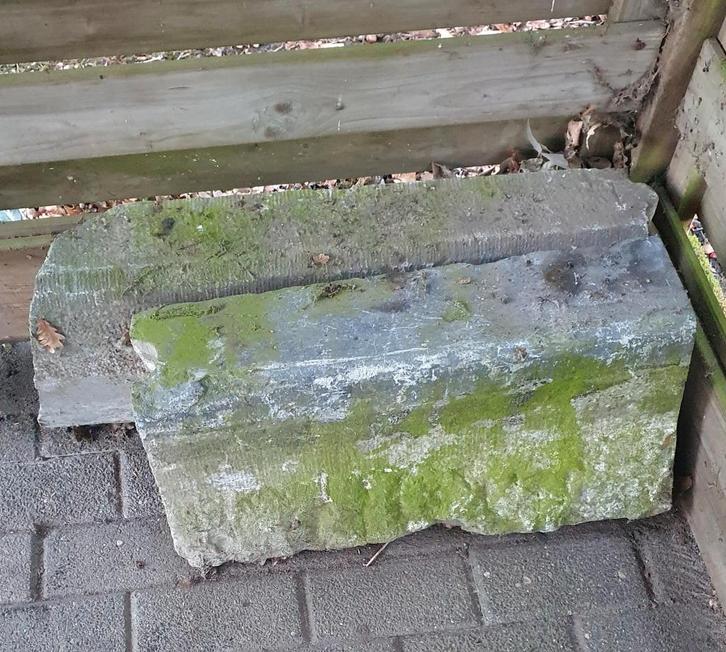 Straat borduren - 2 stuks, Tuin en Terras, Bielzen en Borduren, Gebruikt, Border, Natuursteen, 25 tot 50 cm, Minder dan 100 cm