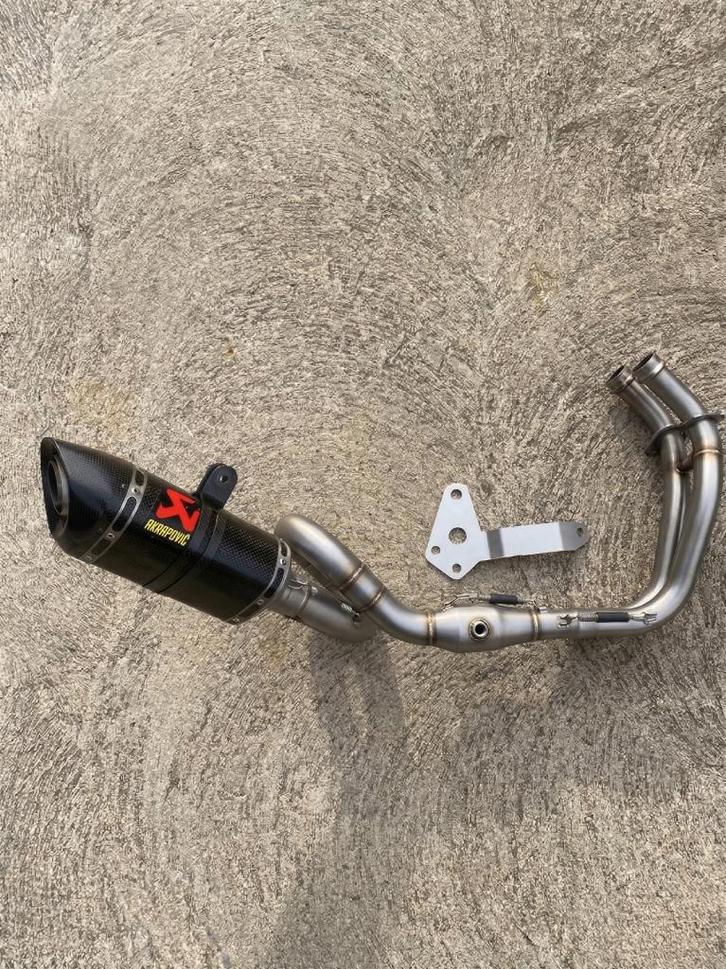 Akrapovic uitlaat Yamaha MT-07 / Tracer 700, Motos, Pièces | Yamaha, Neuf, Enlèvement ou Envoi