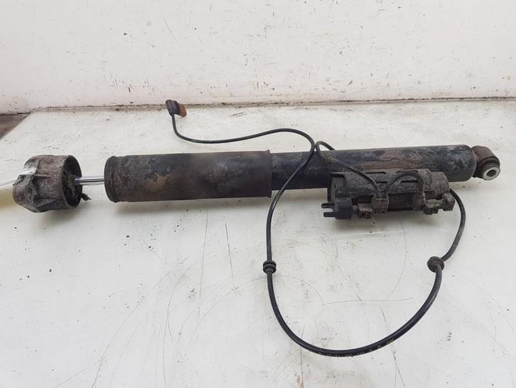 AMORTISSEUR ARRIÈRE GAUCHE C AMG (C205) (|A2053202300|), Autos : Pièces & Accessoires, Suspension & Châssis, Mercedes-Benz, Utilisé