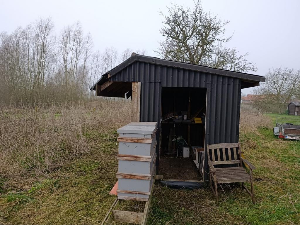 Volkernhout simplex bijenkasten