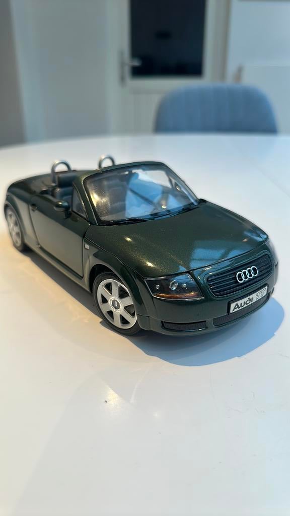 AUDI TT Cabriolet Revell 1/18 Goede staat, Hobby en Vrije tijd, Modelauto's | 1:18, Ophalen of Verzenden, Zo goed als nieuw, Auto