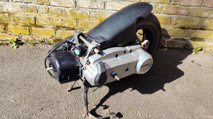 Motorbok van Generic, ook voor keeway, cpi, AGM,..., Vélos & Vélomoteurs, Pièces de cyclomoteur | Général, Comme neuf, Bloc, Enlèvement