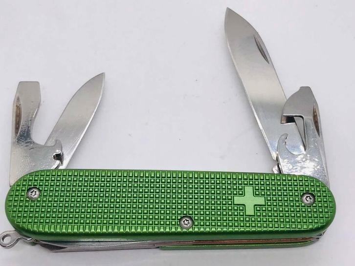 Vieille croix verte Victorinox Alox Apocalypse 93mm, Caravanes & Camping, Outils de camping, Neuf, Enlèvement ou Envoi