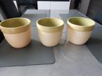 nr.29 - Drie groene/beige bloempotten, Tuin en Terras, Ophalen, Rond, Steen, Binnen
