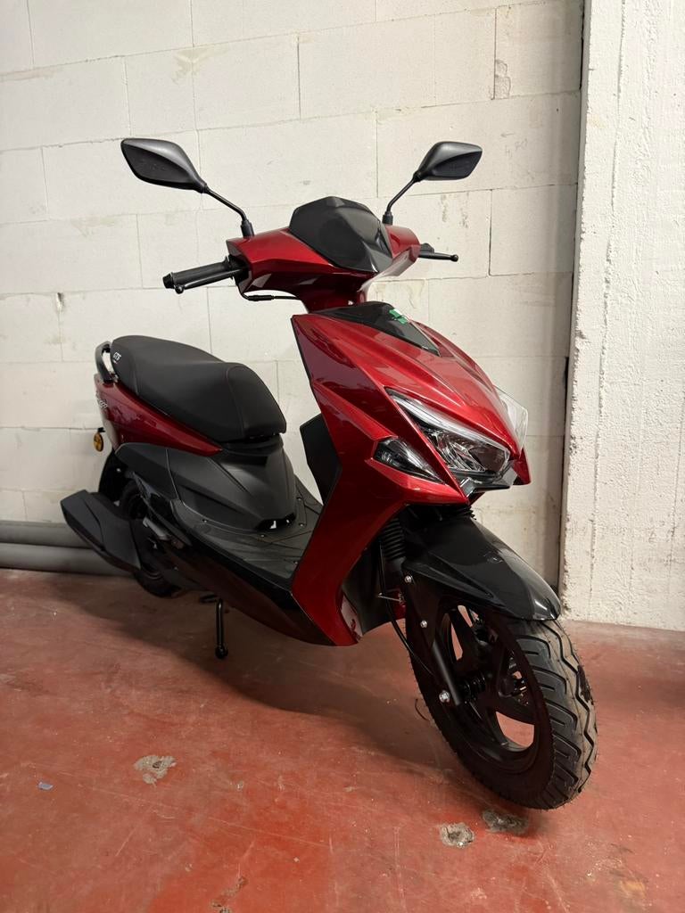 Nieuwe gts  sirocco, Fietsen en Brommers, Scooters | Overige merken, Ophalen, Nieuw, Benzine, 50 cc