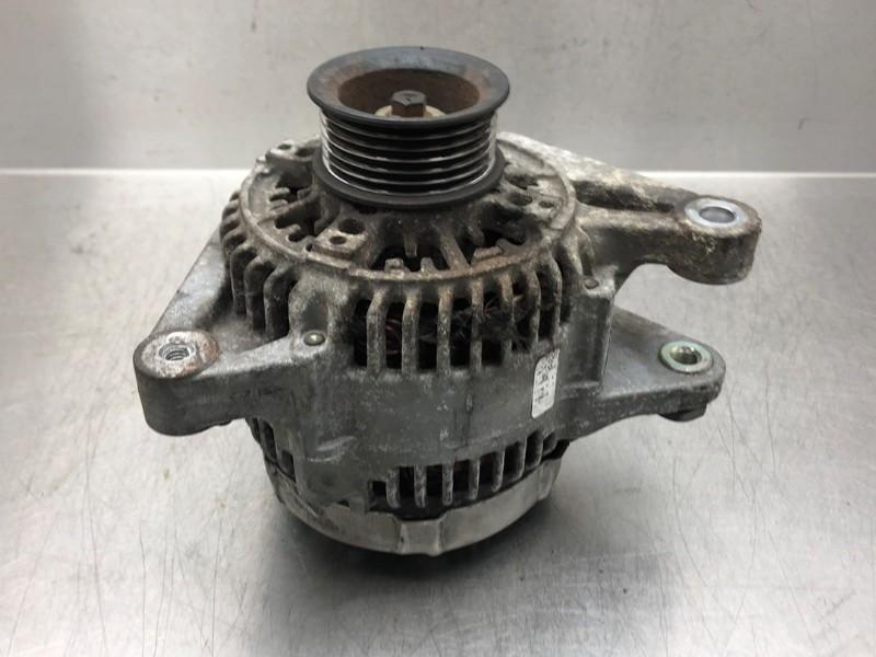 ALTERNATEUR V-Snaar Corolla Verso (E12) (|2706022100|), Autos : Pièces & Accessoires, Utilisé, Toyota