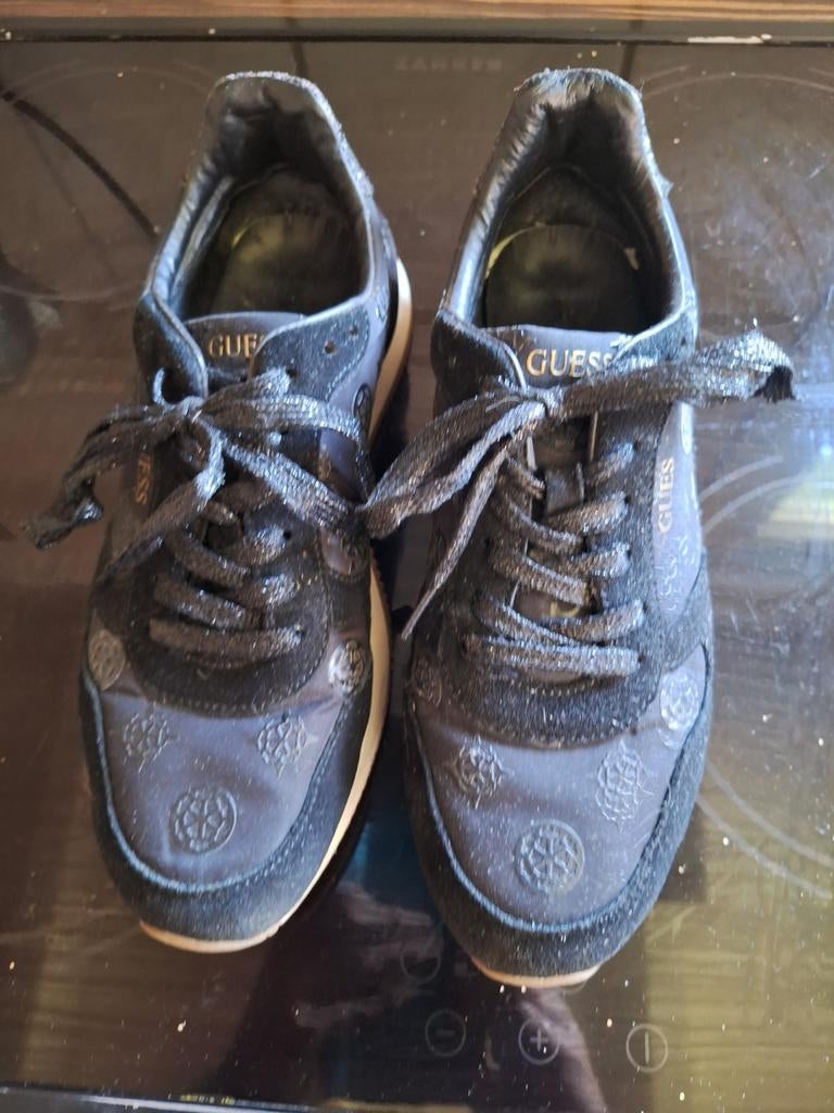 Guess sneakers, Kleding | Dames, Schoenen, Ophalen of Verzenden, Sneakers