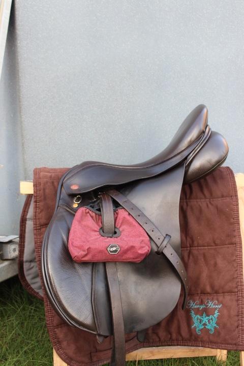 Kent & Masters zadel, Dieren en Toebehoren, Paarden en Pony's | Overige Paardenspullen, Zo goed als nieuw, Dressuur, Ophalen