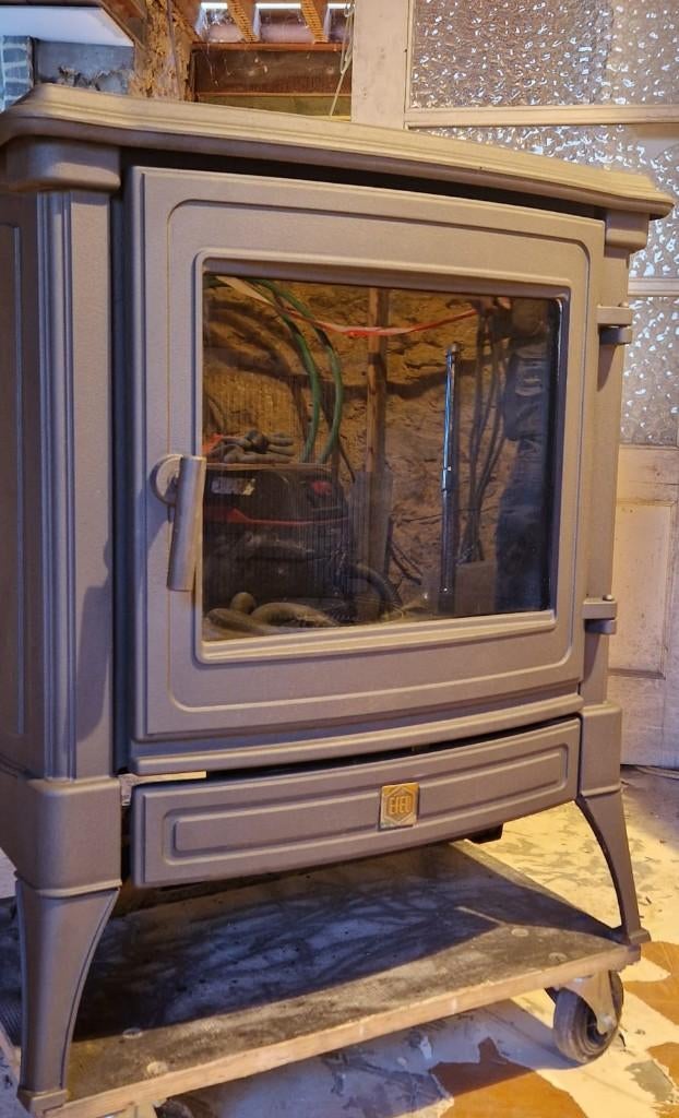 Poêle à mazout Efel Stanford 8, Maison & Meubles, Poêles, Autres carburants, Comme neuf, Enlèvement, Autres types