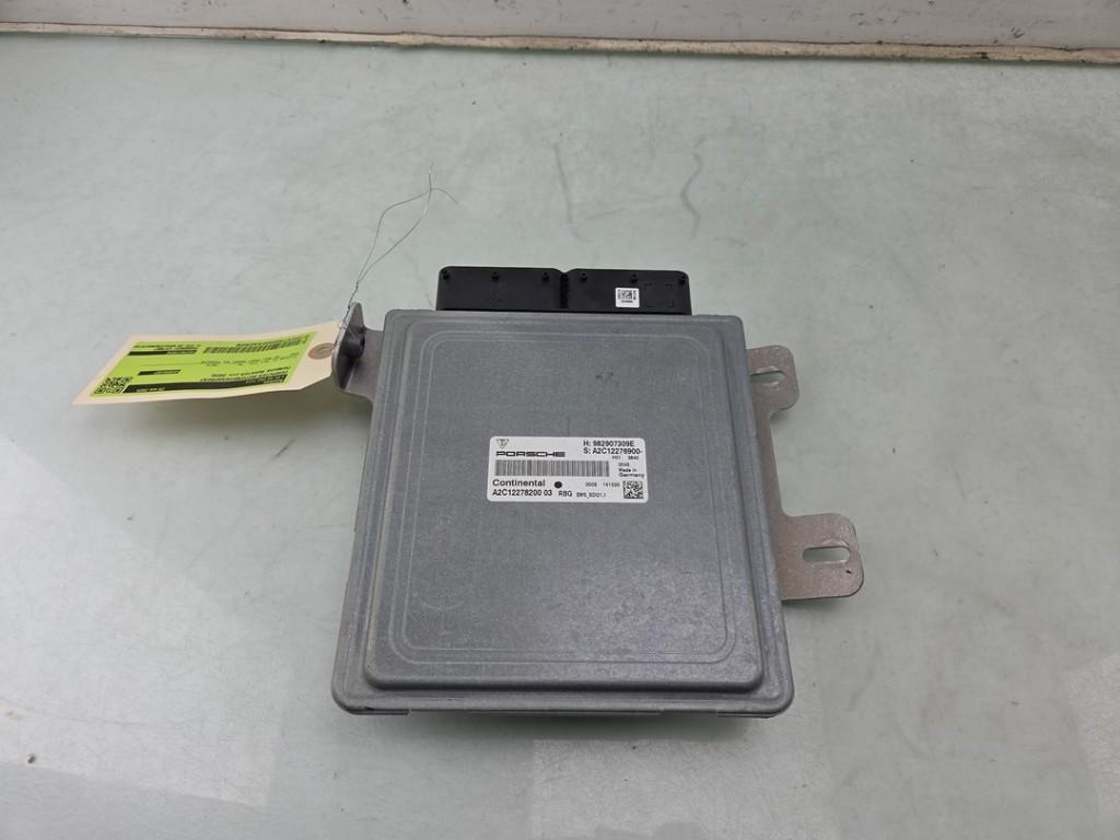 CALCULATEUR MOTEUR ECU Porsche 718 Boxster (982) (01-2016/-), Autos : Pièces & Accessoires, Porsche Deutschland GmbH, Porscheplatz 1
70435  Stuttgart, DE