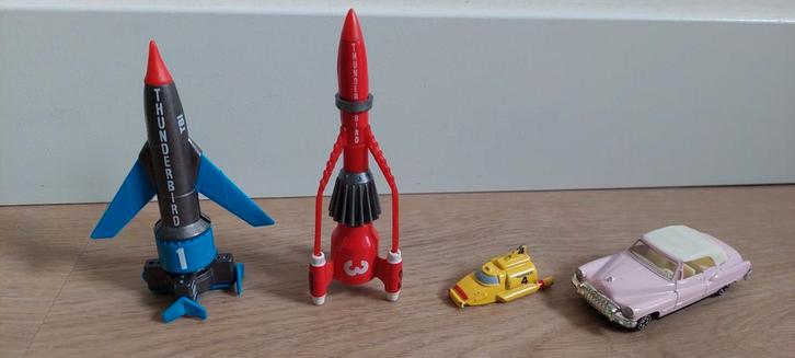 Thunderbirds 1, 3, 4 et Pink Car, Collections, Jouets, Comme neuf, Envoi