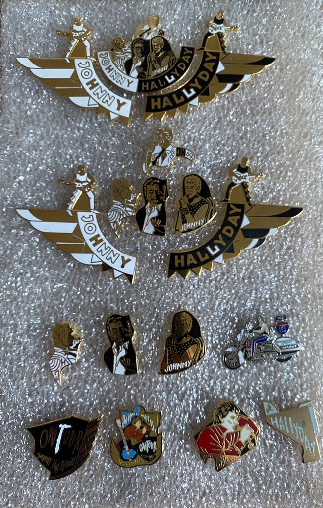 PINS JOHNNY HALLYDAY, Collections, Enlèvement, Comme neuf, Insigne ou Pin's